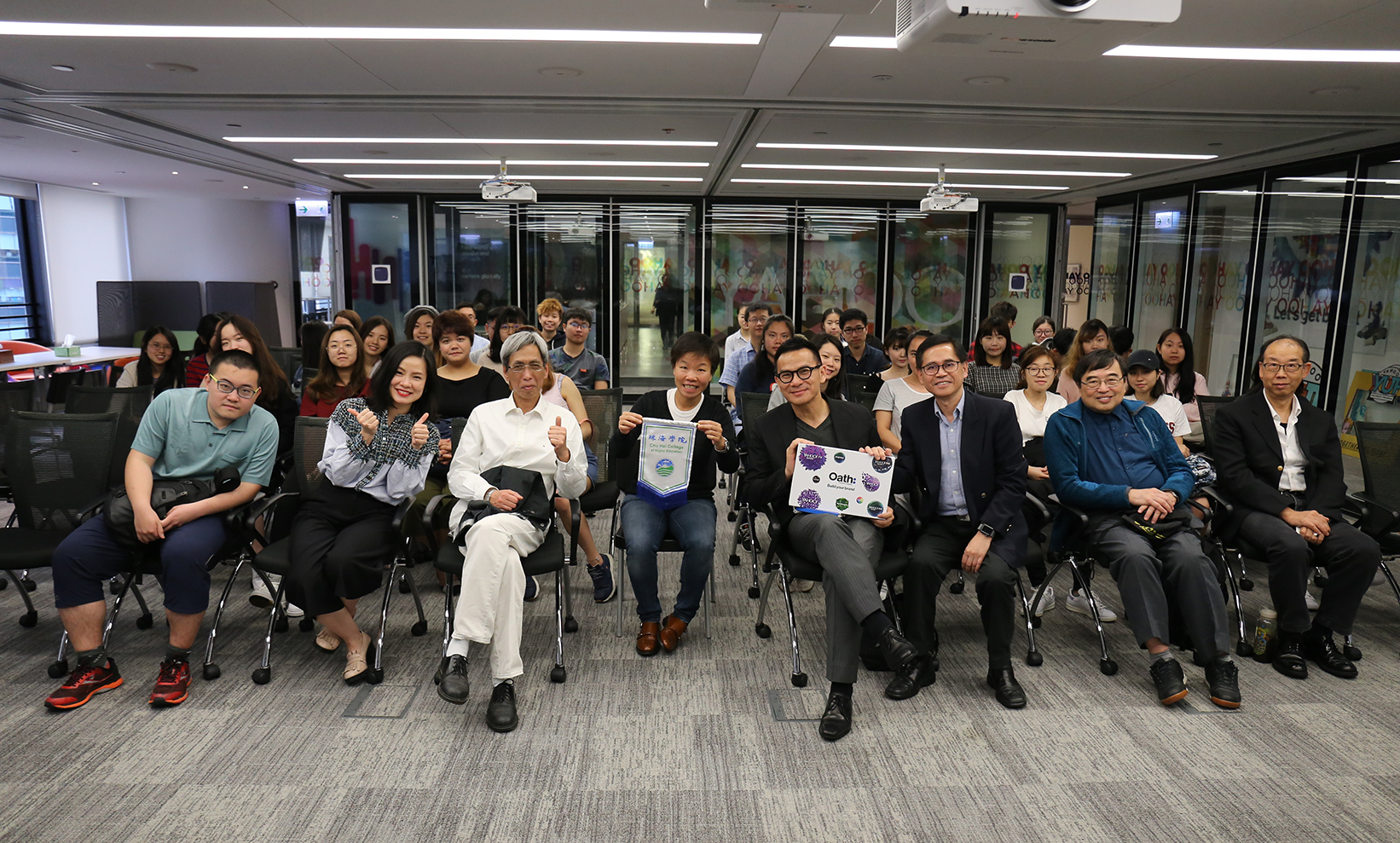 Exploring the latest trend A visit to Yahoo.HK Hong Kong Chu Hai College