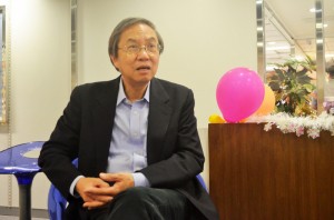 李 智 智 攝 李 智 智 攝