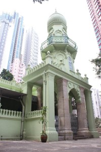The Jamia Mosque, completed in 1890, is an example of typical Islamic architecture and has onion-shaped surrounding wall with Arab-arched windows.