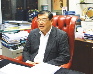 蔡詩棋攝 香港羽毛球總會主席湯徫掄。