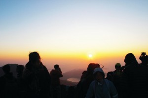 鳳 凰 山 觀 日出