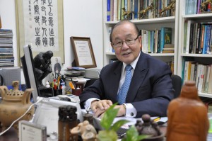 任 伯 江 教 授